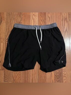 Vuori Lined Shorts - XL